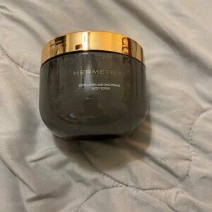 Hermetise Exfoliating and Smoothing Body Scrub